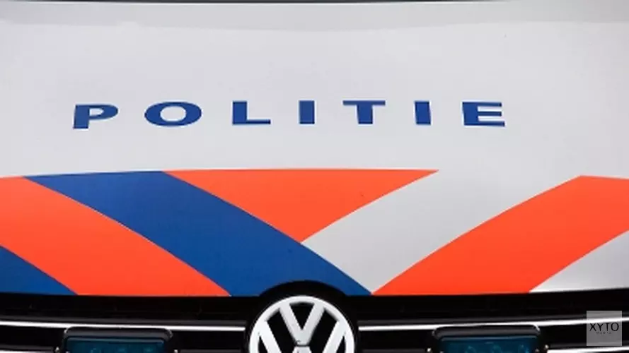 Dronken man springt voor rijdende politieauto in Uitgeest