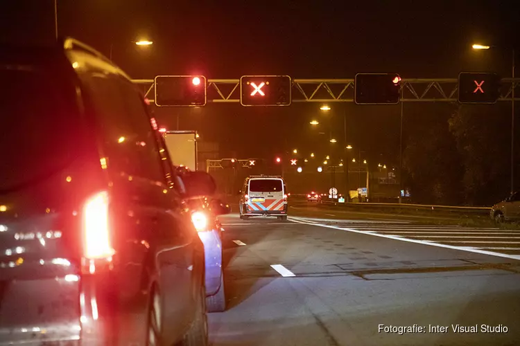 Velsertunnel bijna uur afgesloten vanwege lopende man