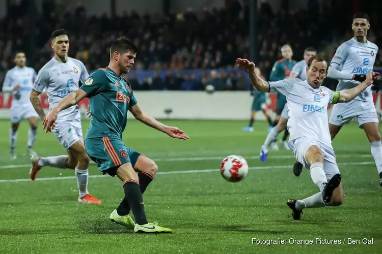 Telstar geeft Ajax goed partij