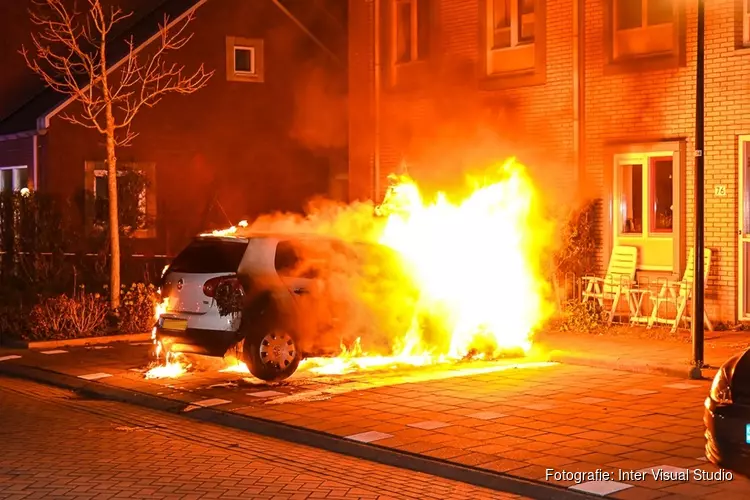 Auto door brand verwoest aan de Spinsteen in Heemskerk