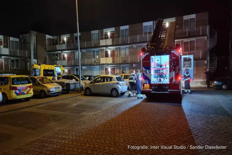 Man wordt onwel en overlijdt in woning