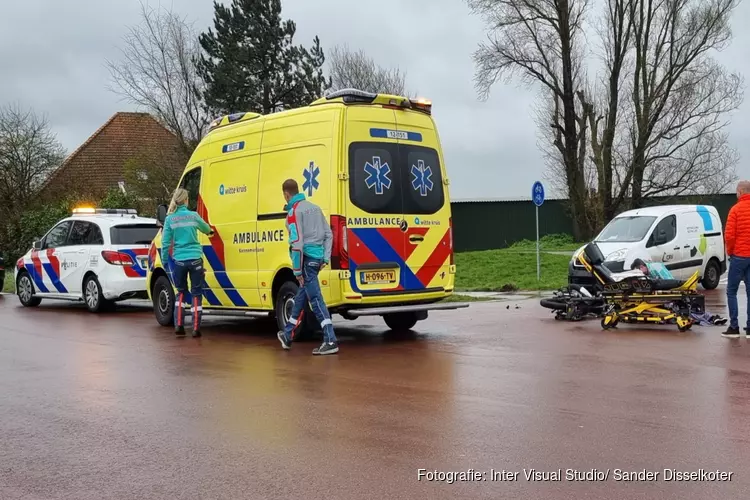 Ongeval tussen auto en brommer in Heemskerk