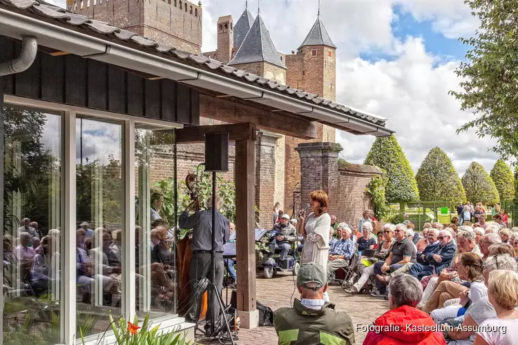 Muziekoptredens in Kasteeltuin Assumburg