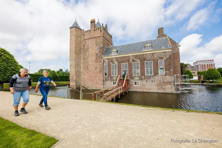 Oer-IJ Expeditie laat wandelaars genieten van indrukwekkende acts, rijke historie en ideaal wandelweer