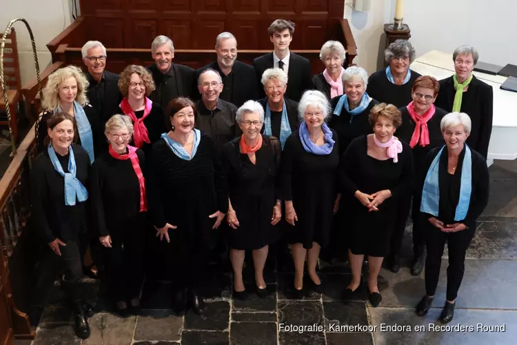 Kamerkoor Endora en Blokfluitensemble Recorders Round gezamenlijk in De Dorpskerk