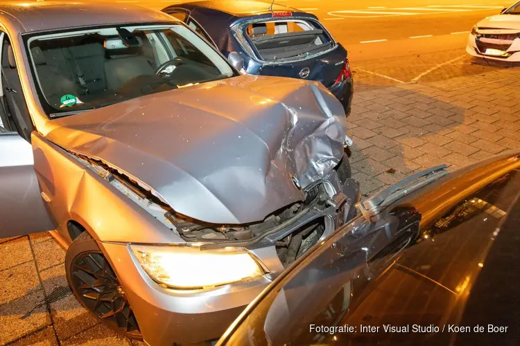 Vijf auto's beschadigd in Heemskerk bij ongeluk