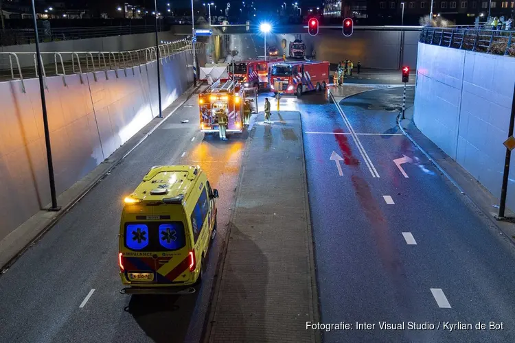 Tunnel afgesloten na zeer ernstig ongeval in Beverwijk, bestuurder overleden